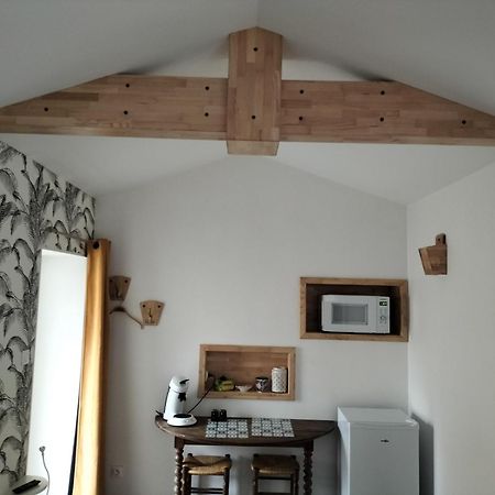 Logement Entier 3 Pieces Et Terrasse Mazieres-en-Gatine ภายนอก รูปภาพ