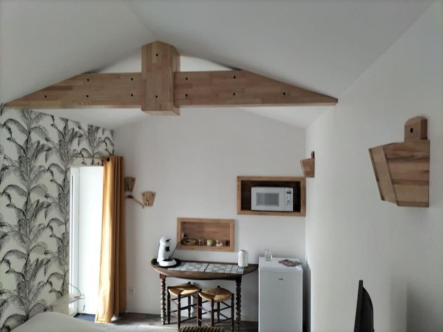 Logement Entier 3 Pieces Et Terrasse Mazieres-en-Gatine ภายนอก รูปภาพ